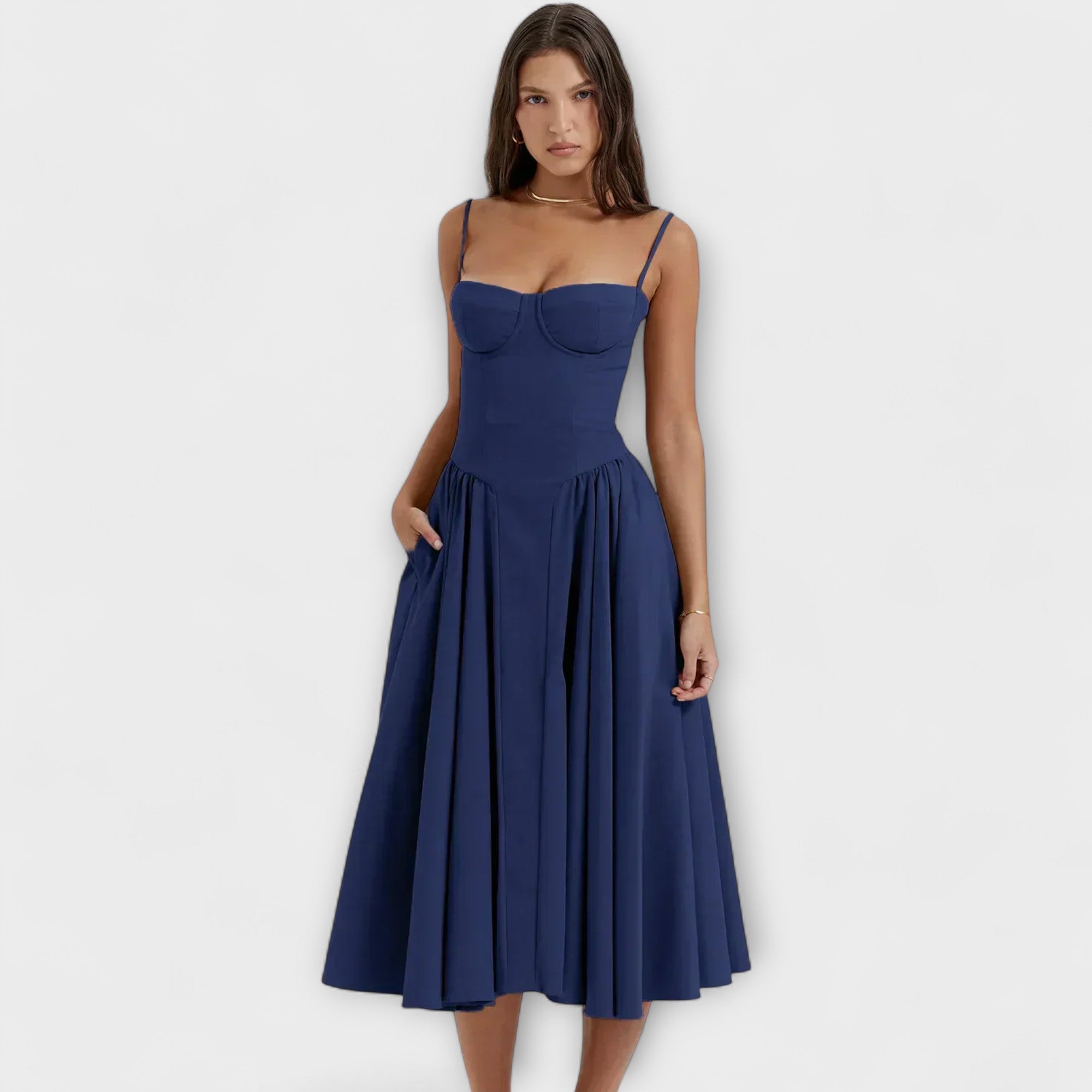 Rosalie – Elegant axelbandslös korsettklänning