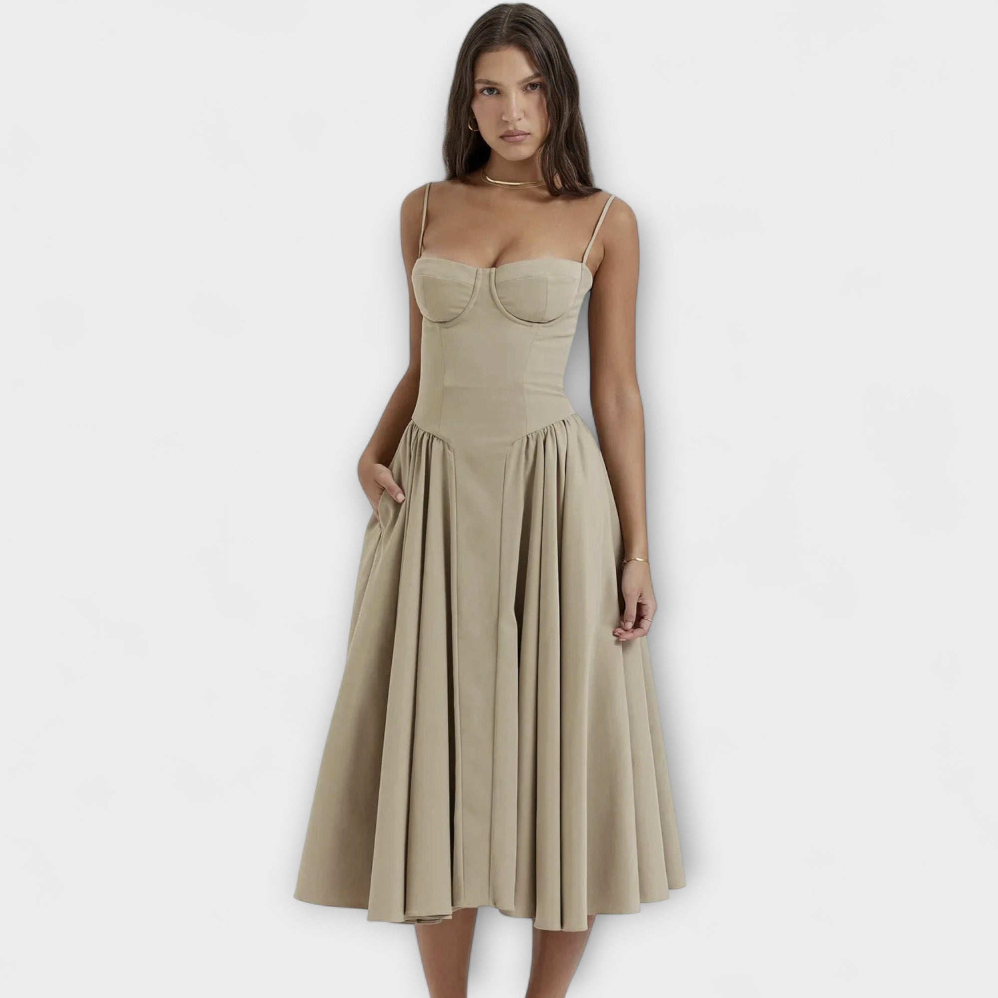Rosalie – Elegant axelbandslös korsettklänning
